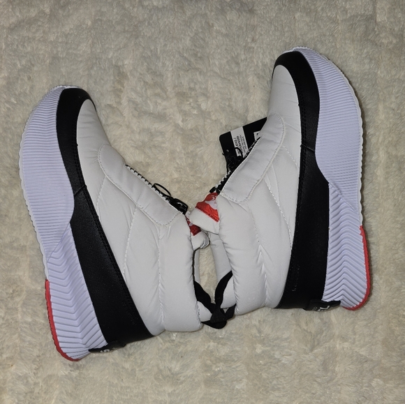 Sorel Women's Out 'N About Puffy Zip Waterproof Boot - Picture 7 of 10